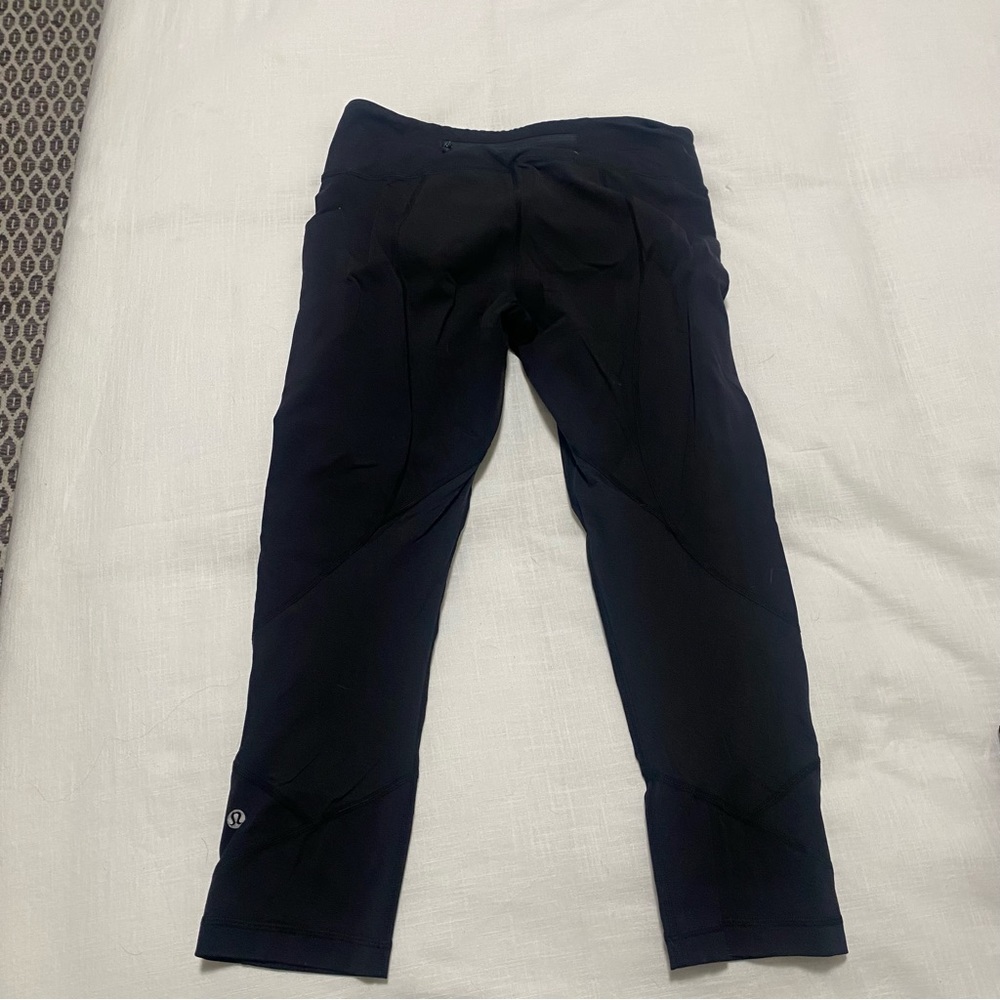 Lululemon run inspire crop size 8 with pockets